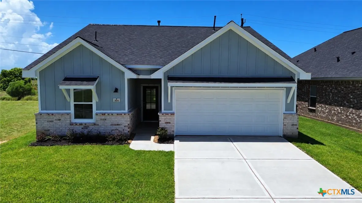 304 Cardinal Drive, Port Lavaca, TX 77979 - #1
