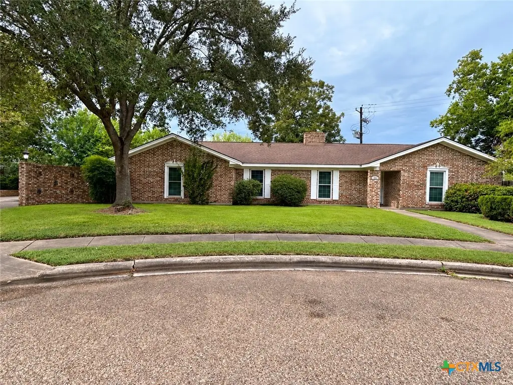 303 Milton Street, Victoria, TX 77901 - #1