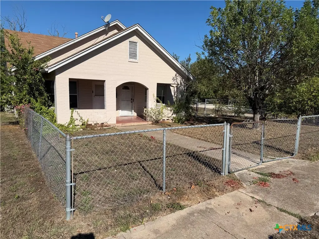 318 S 29th Street, Temple, TX 76504 - #1