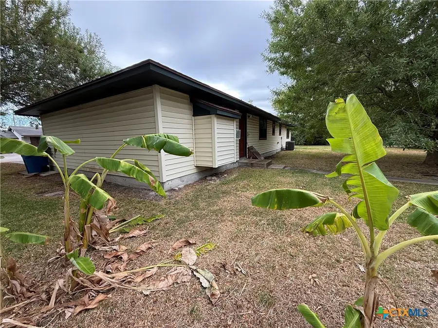 1011 N Ann Street, Port Lavaca, TX 77979 - #3