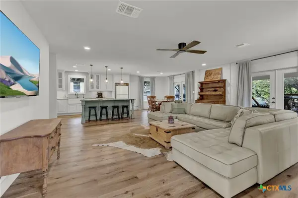 767 Valley Oaks Drive, Canyon Lake, TX 78133