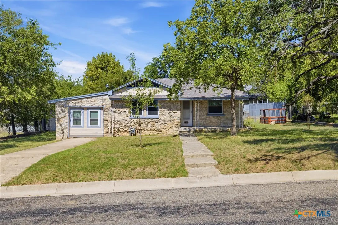 1112 W 1st Street, Lampasas, TX 76550 - #1