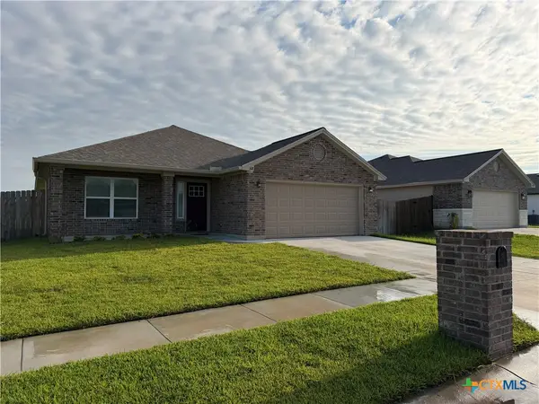 108 Boulder Ridge Dr, Cuero, TX 77954