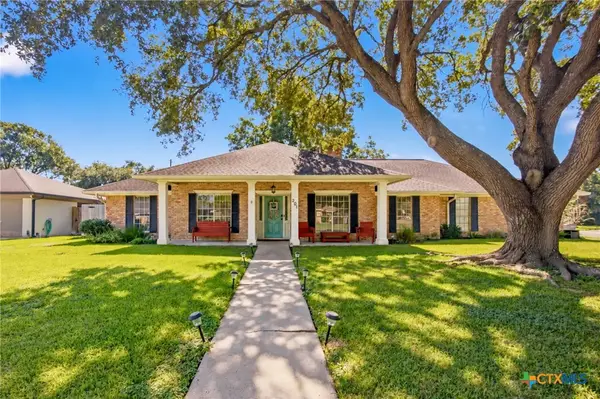 201 Nottingham Drive, Victoria, TX 77904
