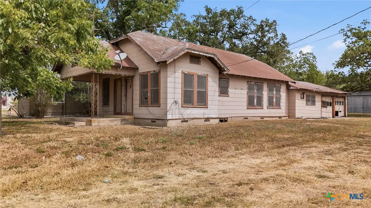 1602 Water (us Hwy 183 Bypass) Street, Gonzales, TX 78629 - #1