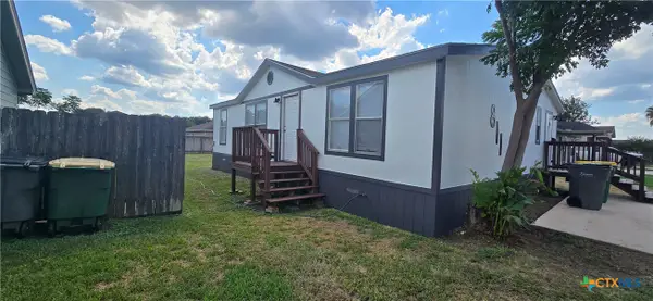 811 E Mesquite Lane, Victoria, TX 77901