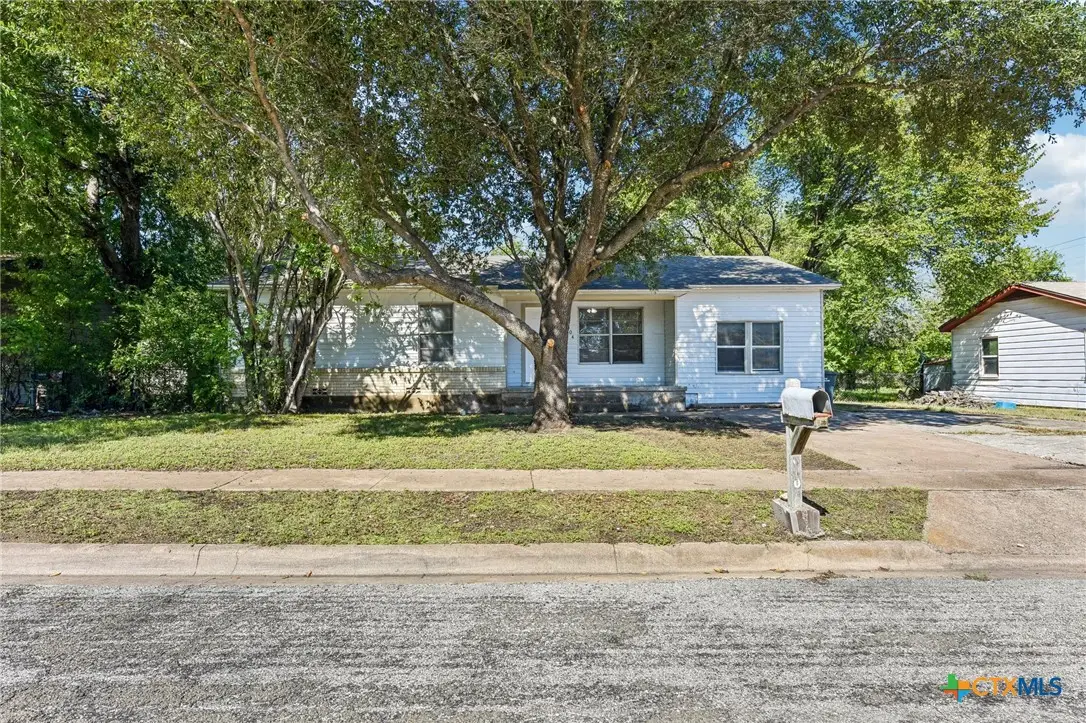 1004 S 5th Street, Copperas Cove, TX 76522 - #1