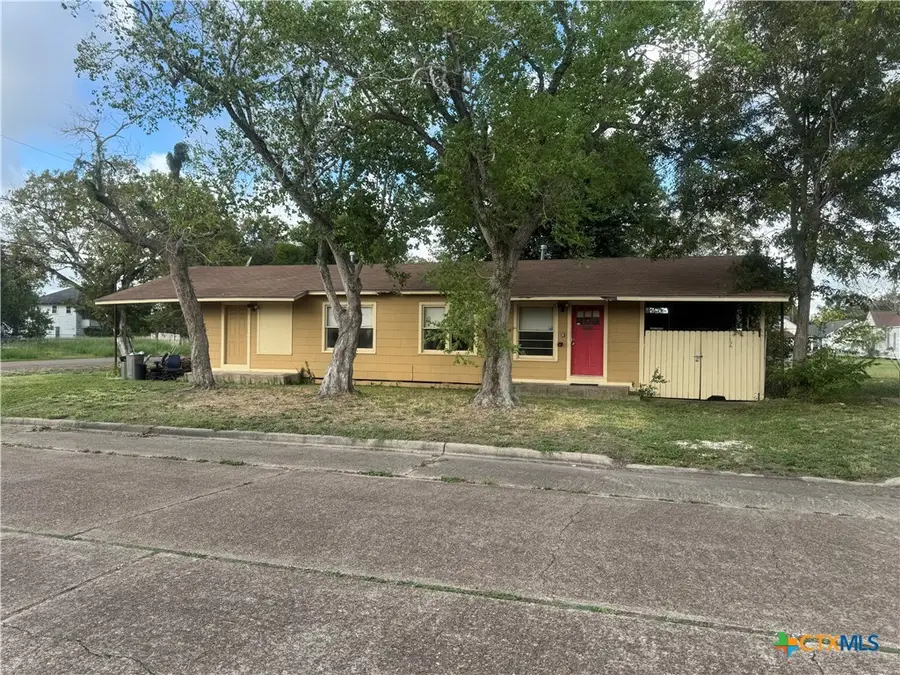 901 N Cameron Street, Victoria, TX 77901 - #2
