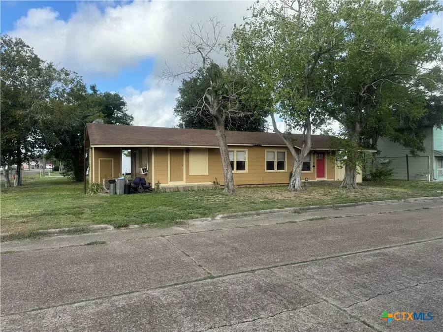 901 N Cameron Street, Victoria, TX 77901 - #3