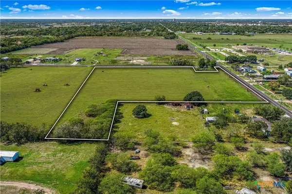 4509 Lone Tree Road, Victoria, TX 77901