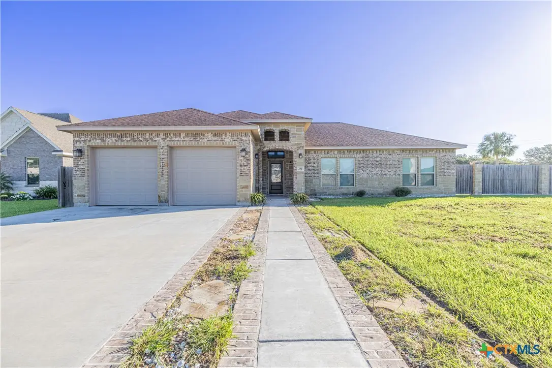 202 Golden Way, Port Lavaca, TX 77979 - #1