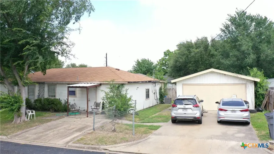 701 E Hiller Street, Victoria, TX 77901 - #3