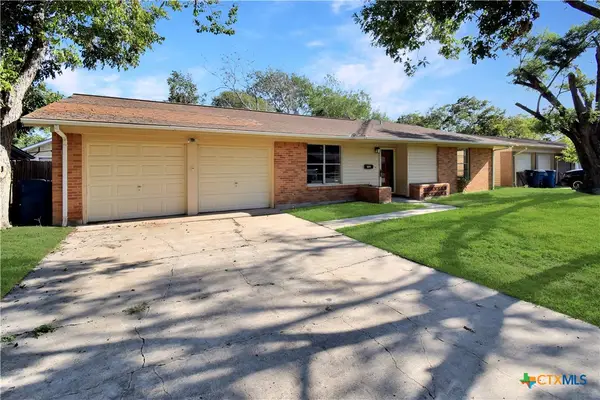 522 Willowick Drive, Port Lavaca, TX 77979