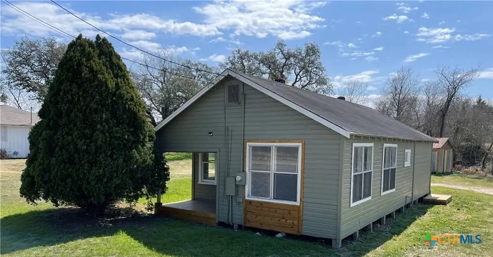 1127 Us Highway 59, Goliad, TX 77963 - #1