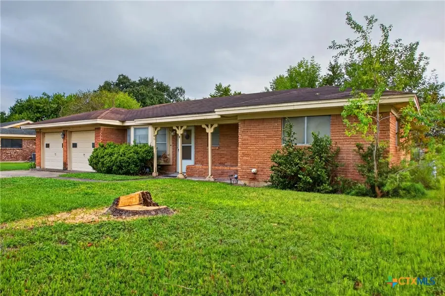 206 Cambridge, Victoria, TX 77905 - #3