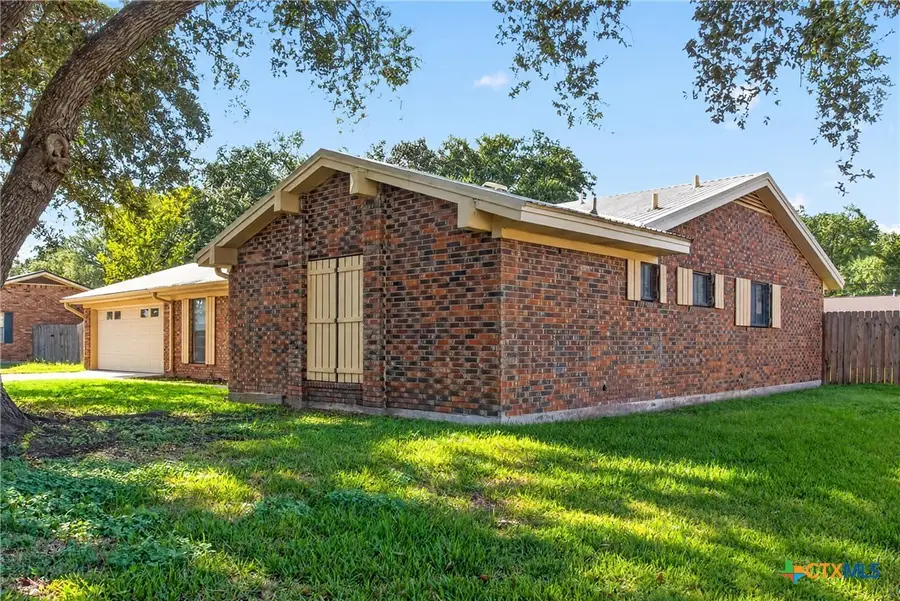 1008 Virgina Street, Edna, TX 77957 - #3