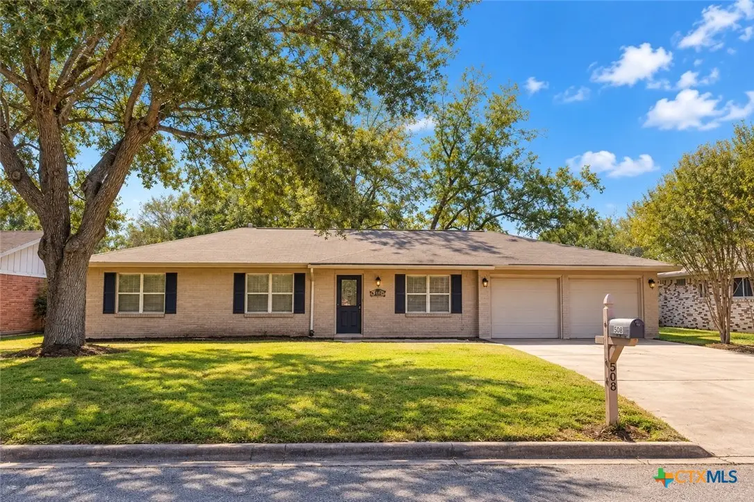 508 Suzanne Street, Edna, TX 77957 - #1