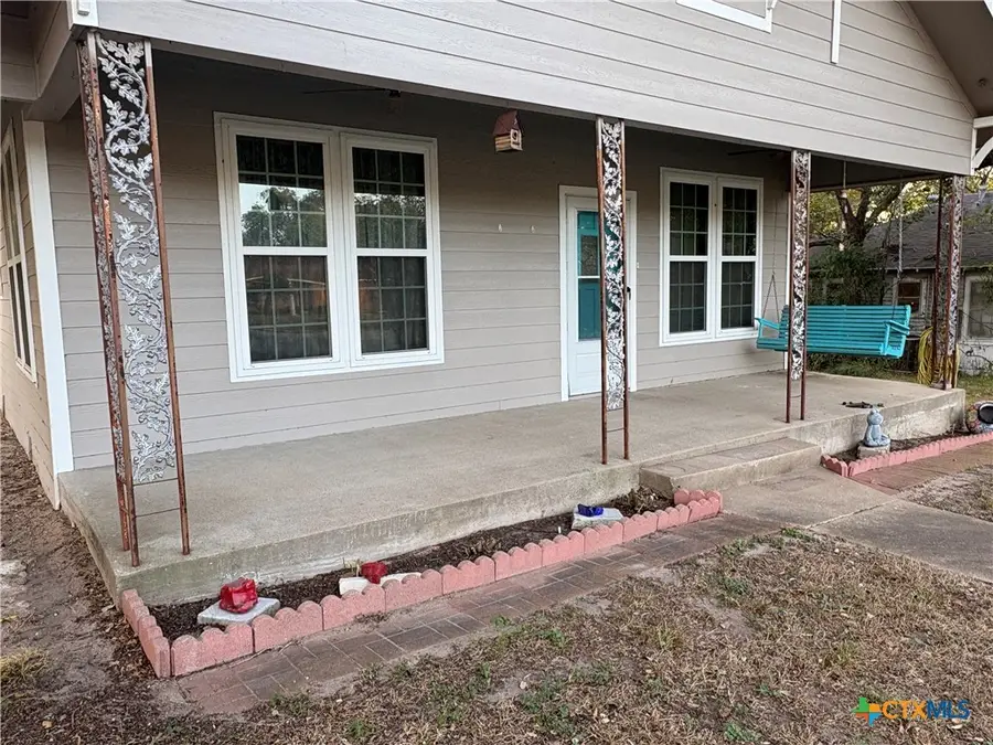 903 E Morgan Avenue, Cuero, TX 77954 - #3