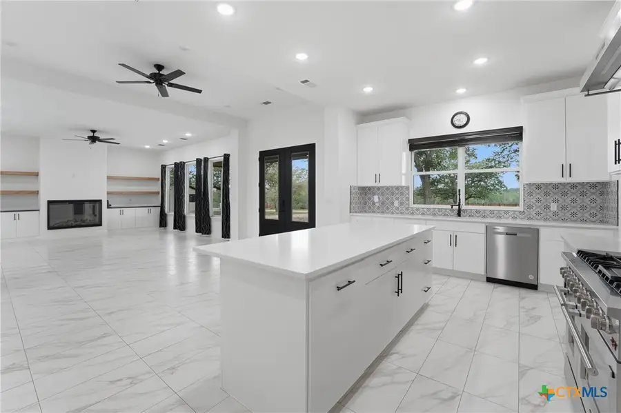 1 Post Oak Street, Gonzales, TX 78629 - #3