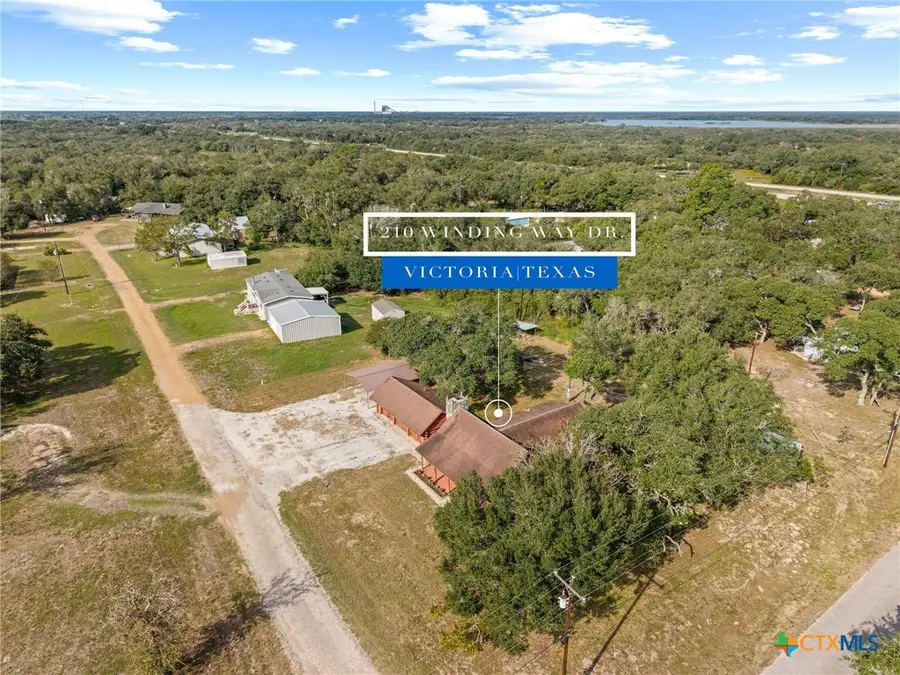 210 Winding Way Drive, Victoria, TX 77905 - #2