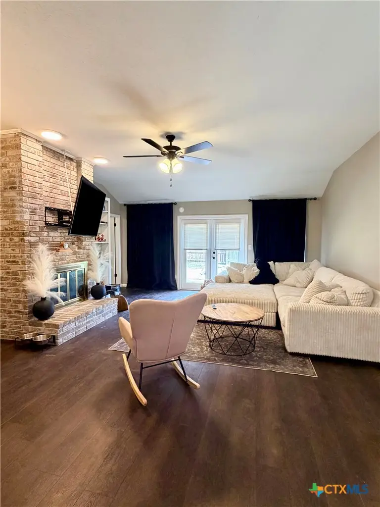 903 Taos Dr, Victoria, TX 77904 - #3