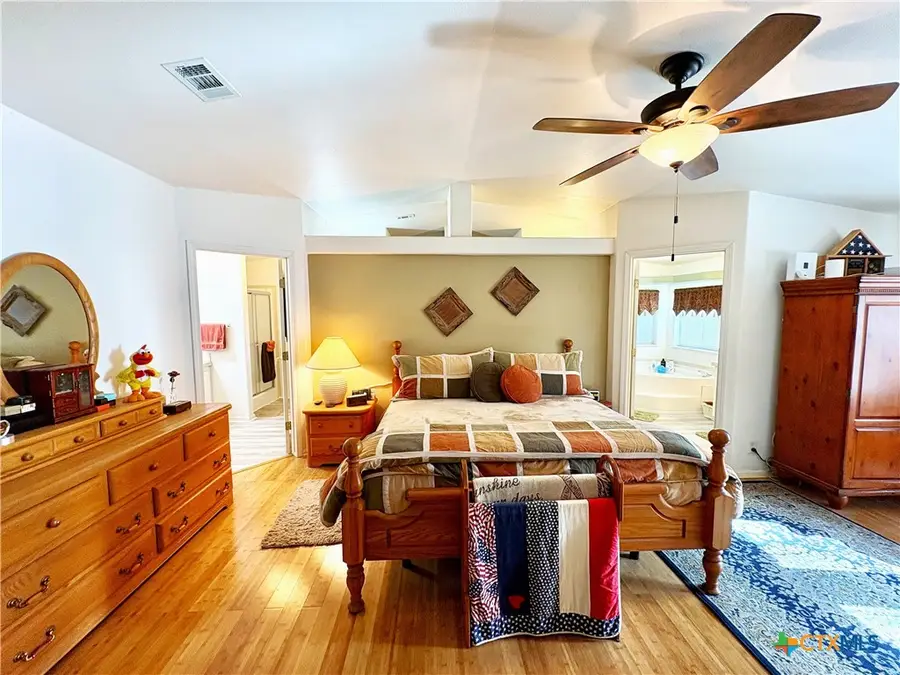 923 Murray, Floresville, TX 78114 - #2