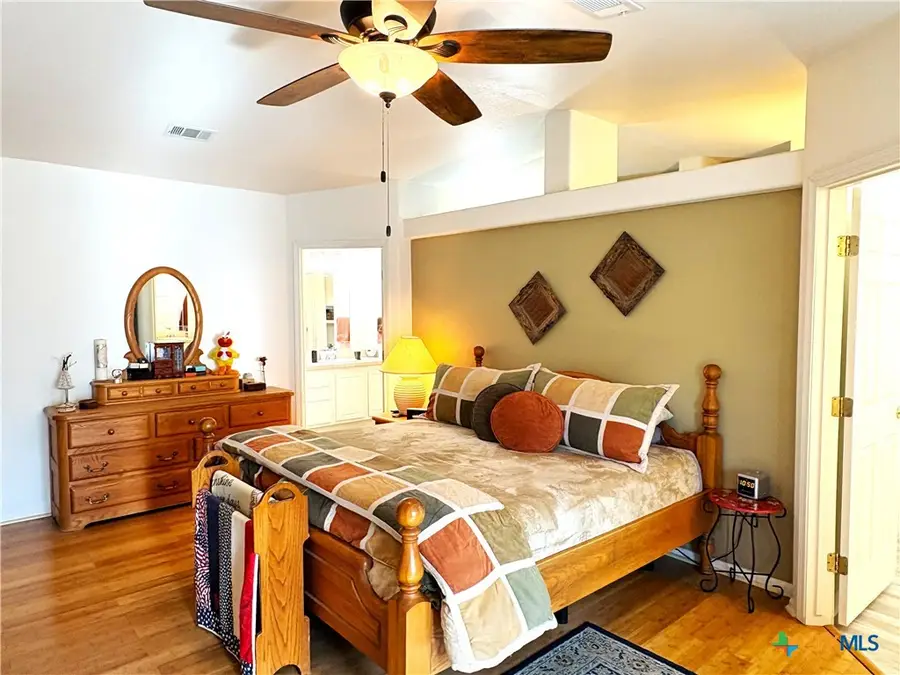 923 Murray, Floresville, TX 78114 - #3