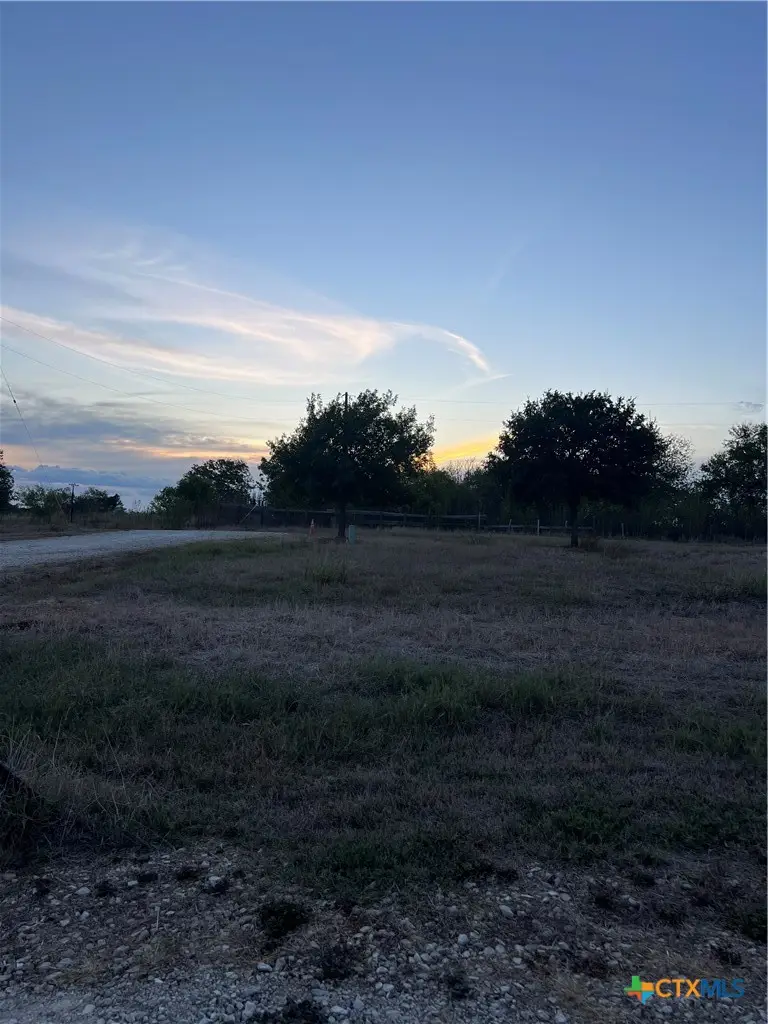 18 Horseshoe Drive, Gonzales, TX 78629 - #1