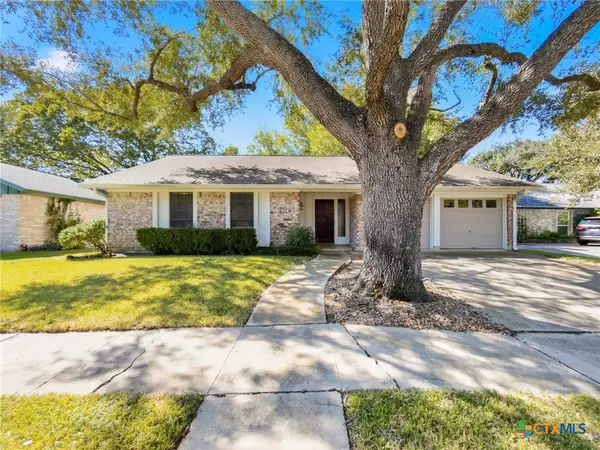 424 Navajo, Victoria, TX 77904