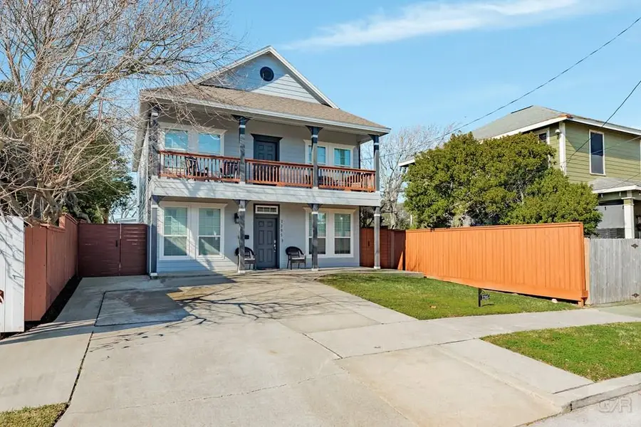 2205 30th Street, Galveston, TX 77550 - #2