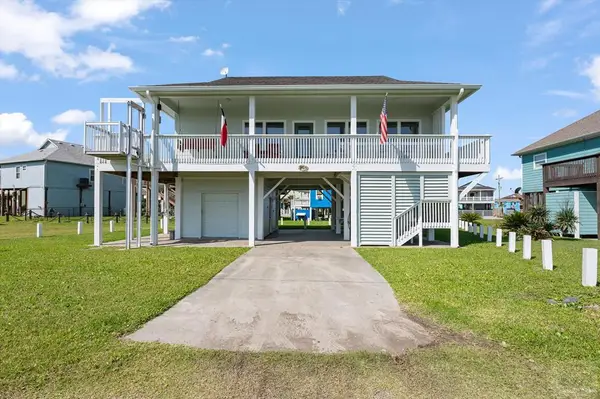 981 S Gateway, Crystal Beach, TX 77650