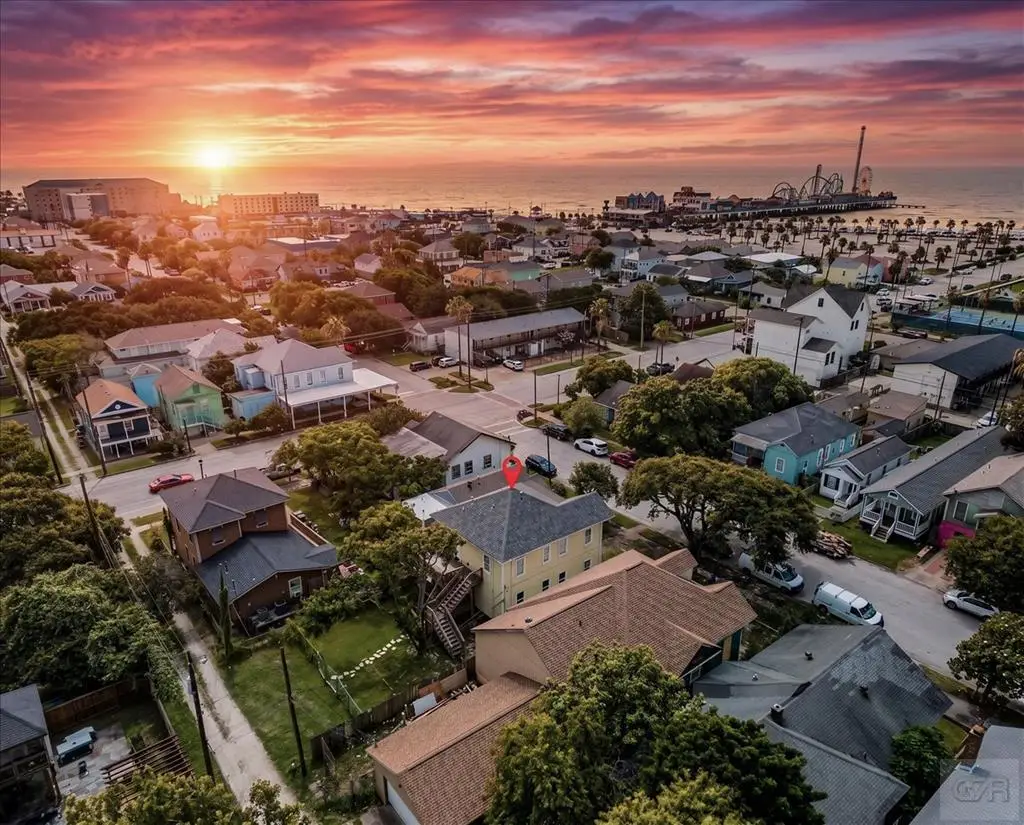 2710 Ave P 1/2, Galveston, TX 77550 - #1