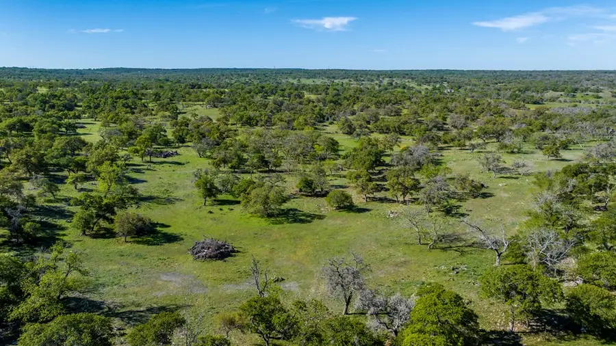 215 Dally Rd, Fredericksburg, TX 78624 - Image #2
