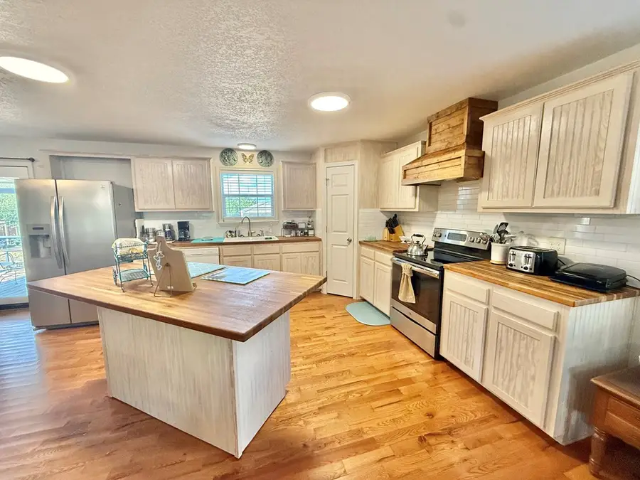 281 Oak Rd, Harper, TX 78631 - Image #3