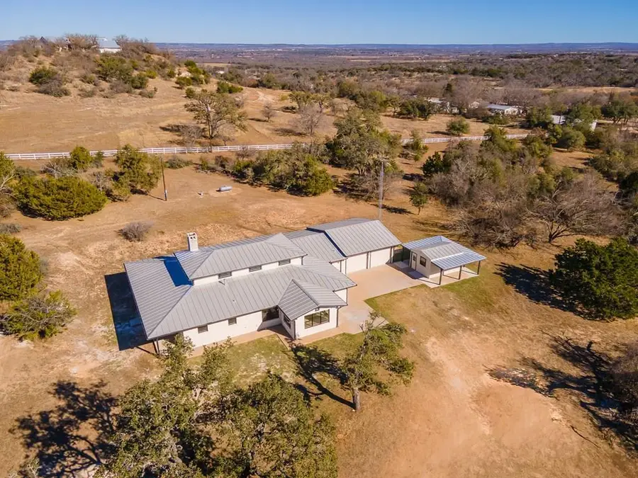 622 Paradise Ranch Rd, Fredericksburg, TX 78624 - #2