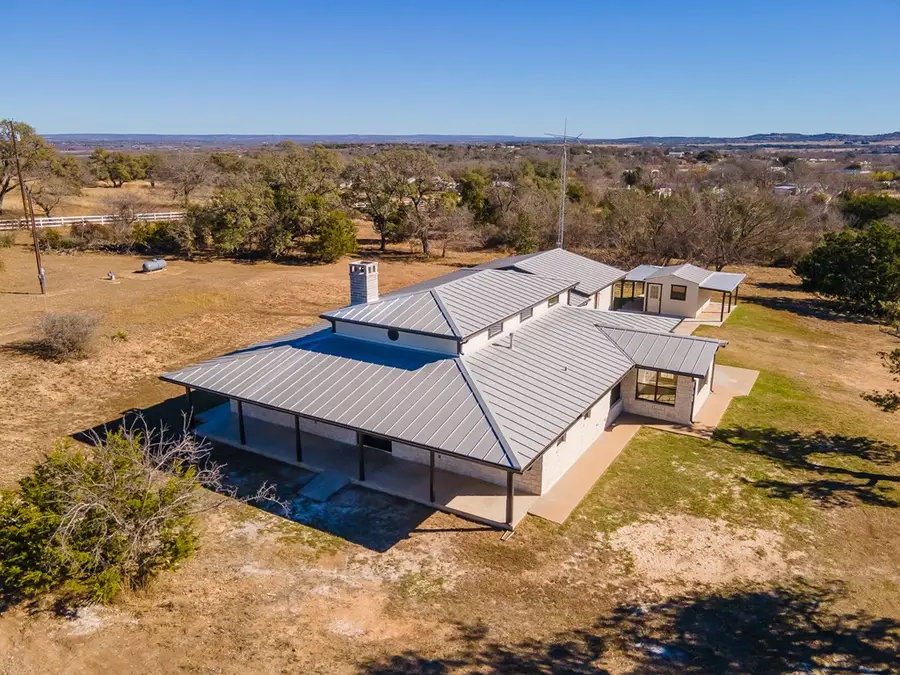 622 Paradise Ranch Rd, Fredericksburg, TX 78624 - #3