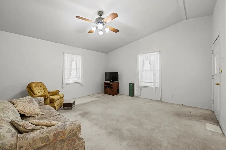 707 Bell St, Fredericksburg, TX 78624 - Image #3