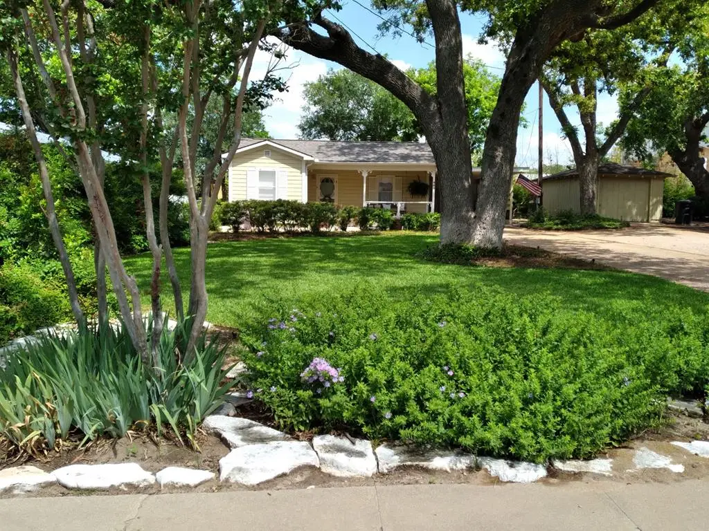406 N Adams St, Fredericksburg, TX 78624 - Image #1