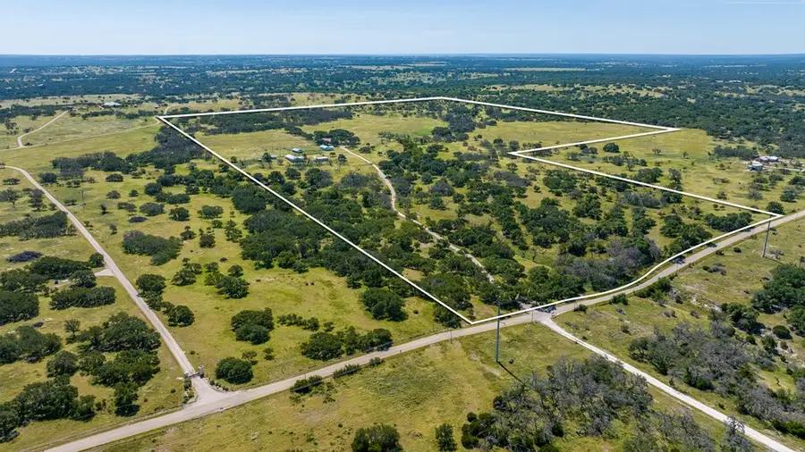 315 Rieger Rd, Harper, TX 78631 - Image #2