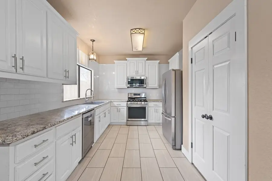 312 Lytle St, Kerrville, TX 78028 - #3