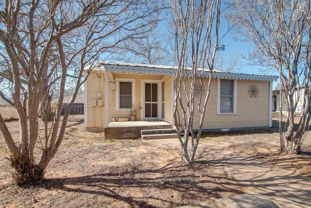 1006 W Hill St, Fredericksburg, TX 78624 - Image #1