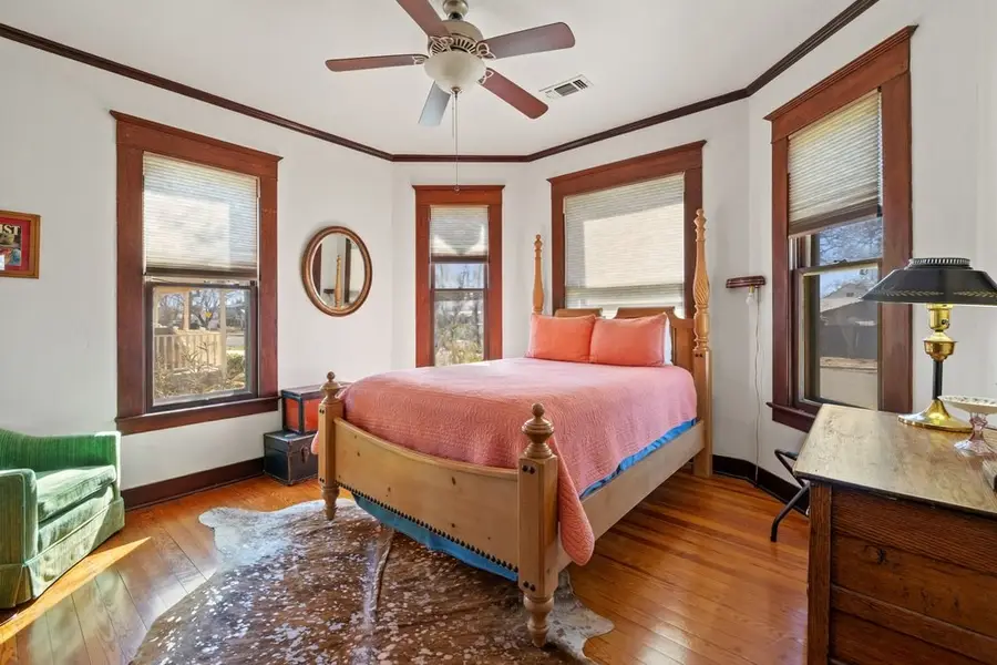 501 N Pine St, Fredericksburg, TX 78624 - Image #3