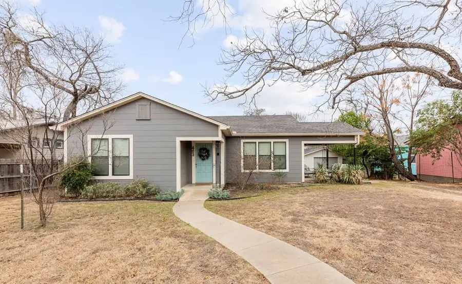 403 E Schubert St, Fredericksburg, TX 78624 - Image #3