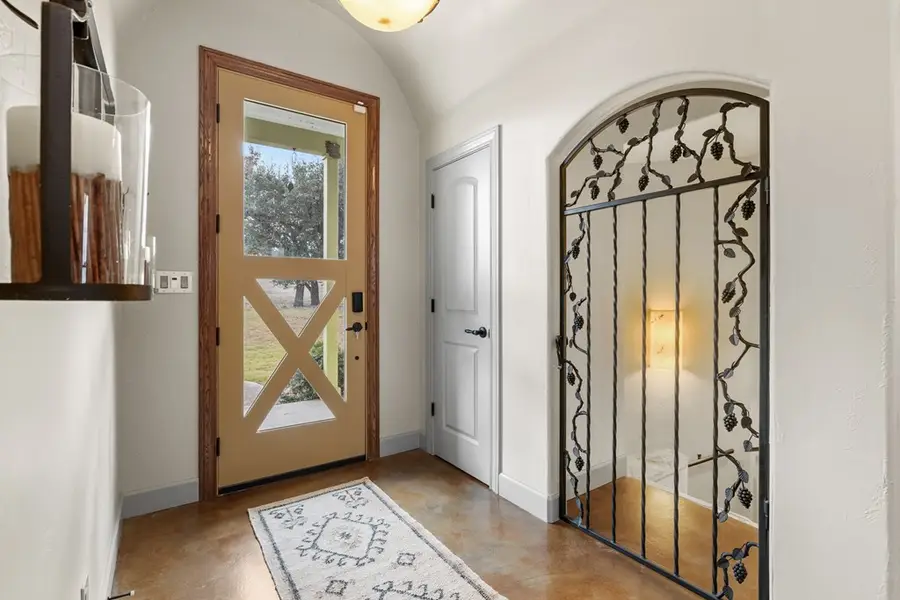 840 Scenic Vista Dr, Fredericksburg, TX 78624 - Image #2