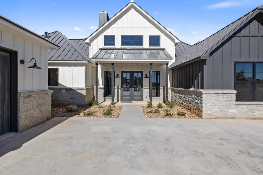 220 Interlaken St., Fredericksburg, TX 78624 - #2