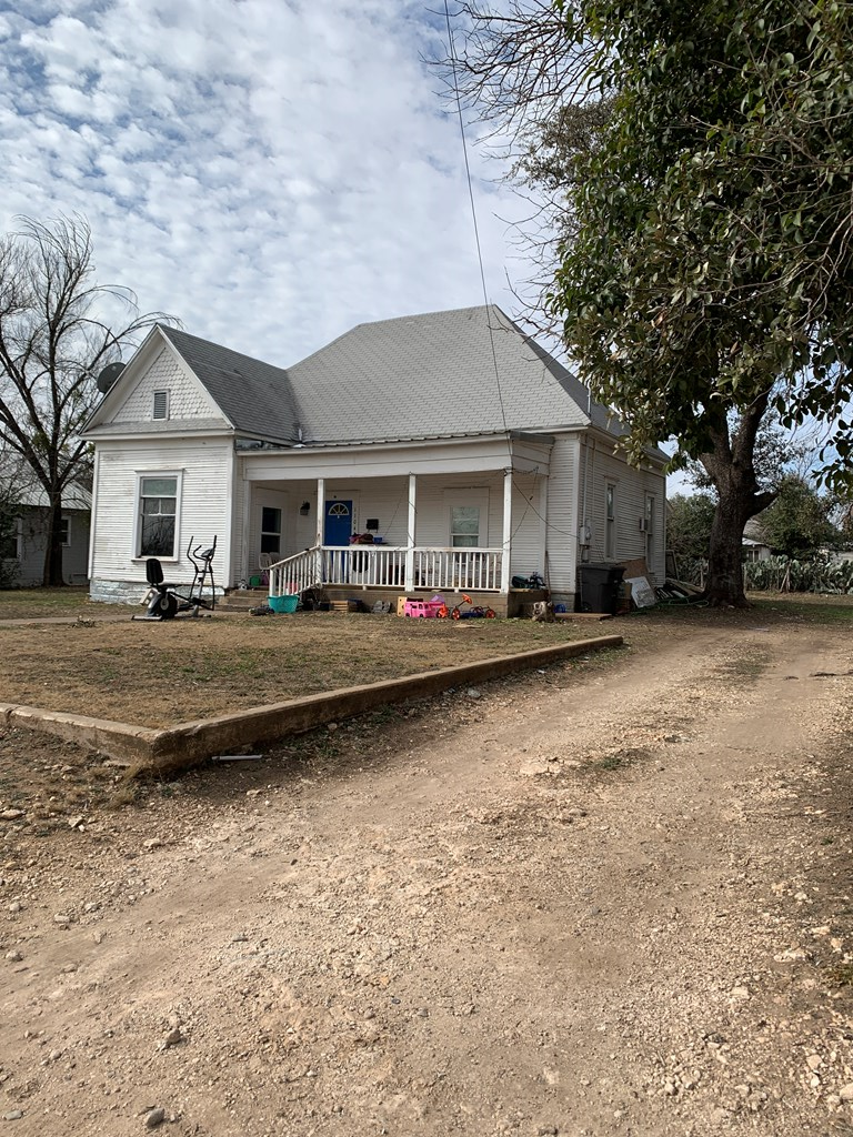1104 S Pecan St, Brady, TX 76825 - #3