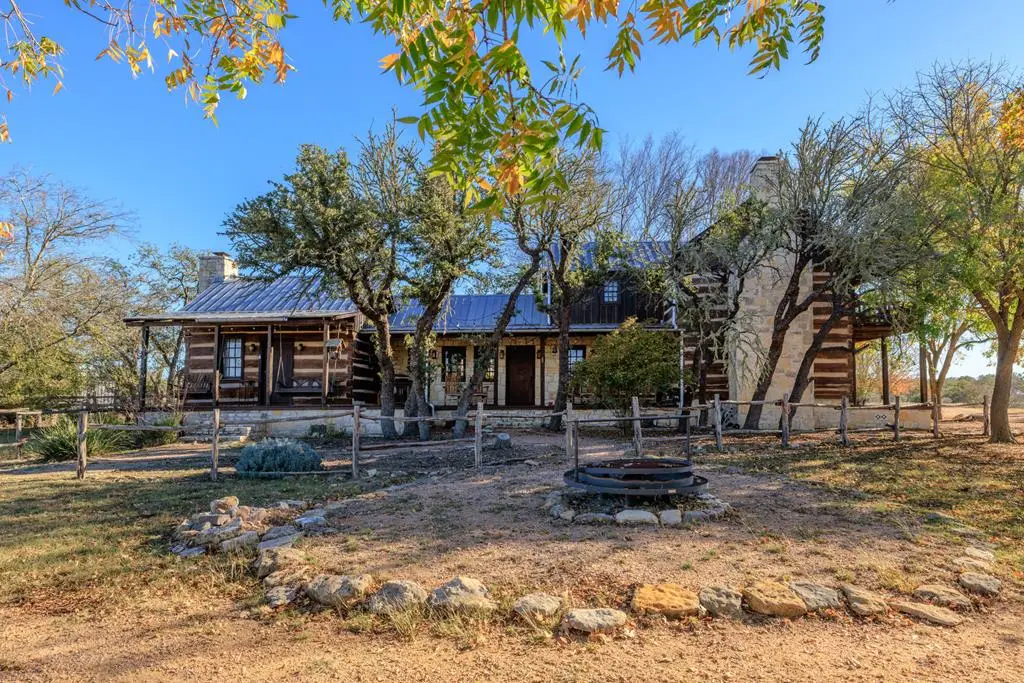 401 Clear Creek Rd, Fredericksburg, TX 78624 - #1
