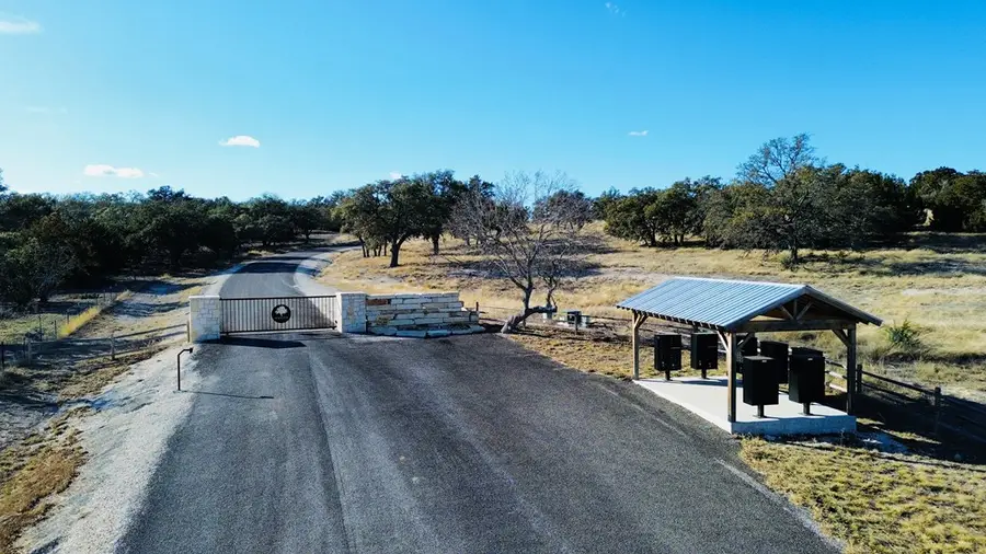 80 Pinnacle Dr, Fredericksburg, TX 78624 - #2