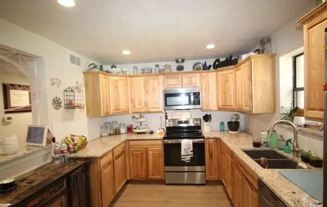 105 E Kathleen Dr., Kerrville, TX 78028 - #1