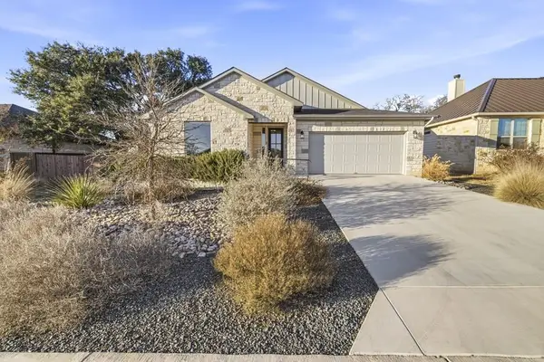 718 Emory Dr, Fredericksburg, TX 78624